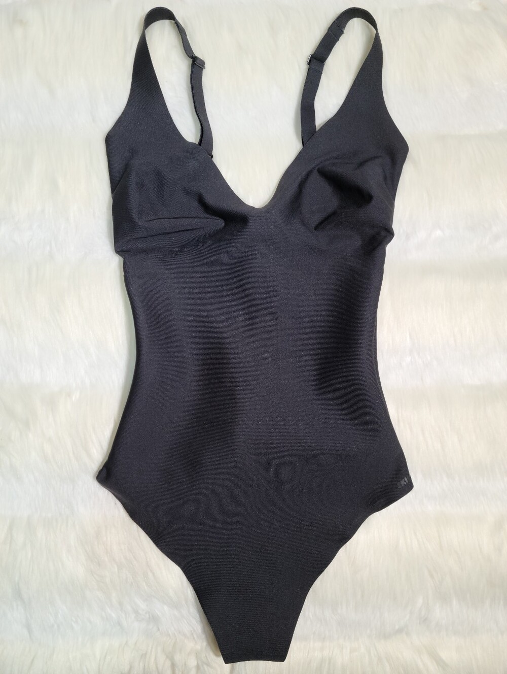 SKIMS Body Core Sculpt Plunge Thong Bodysuit Black Onyx Women Medium NEW